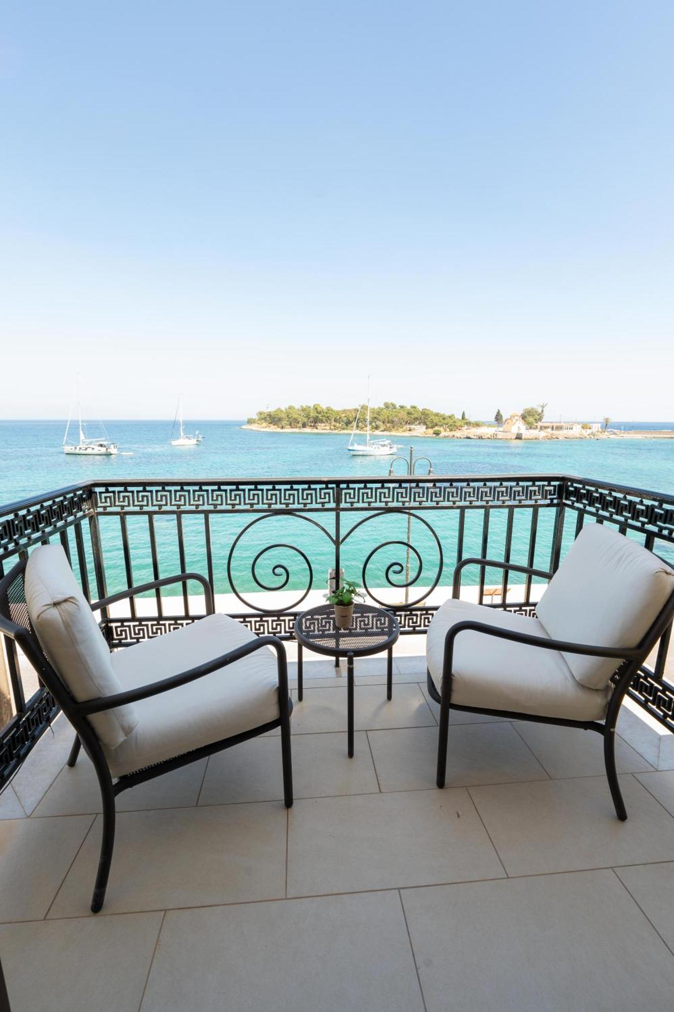 La Boheme Hotel Gíthio Kültér fotó