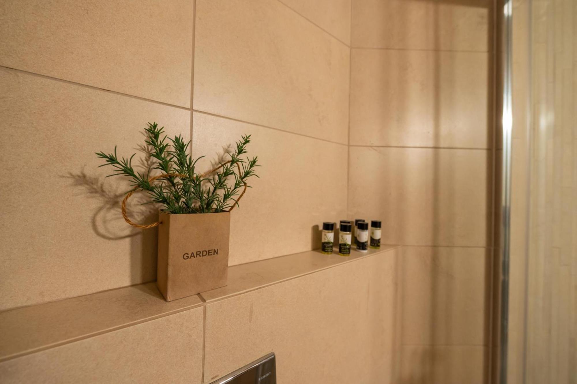 La Boheme Hotel Gíthio Kültér fotó