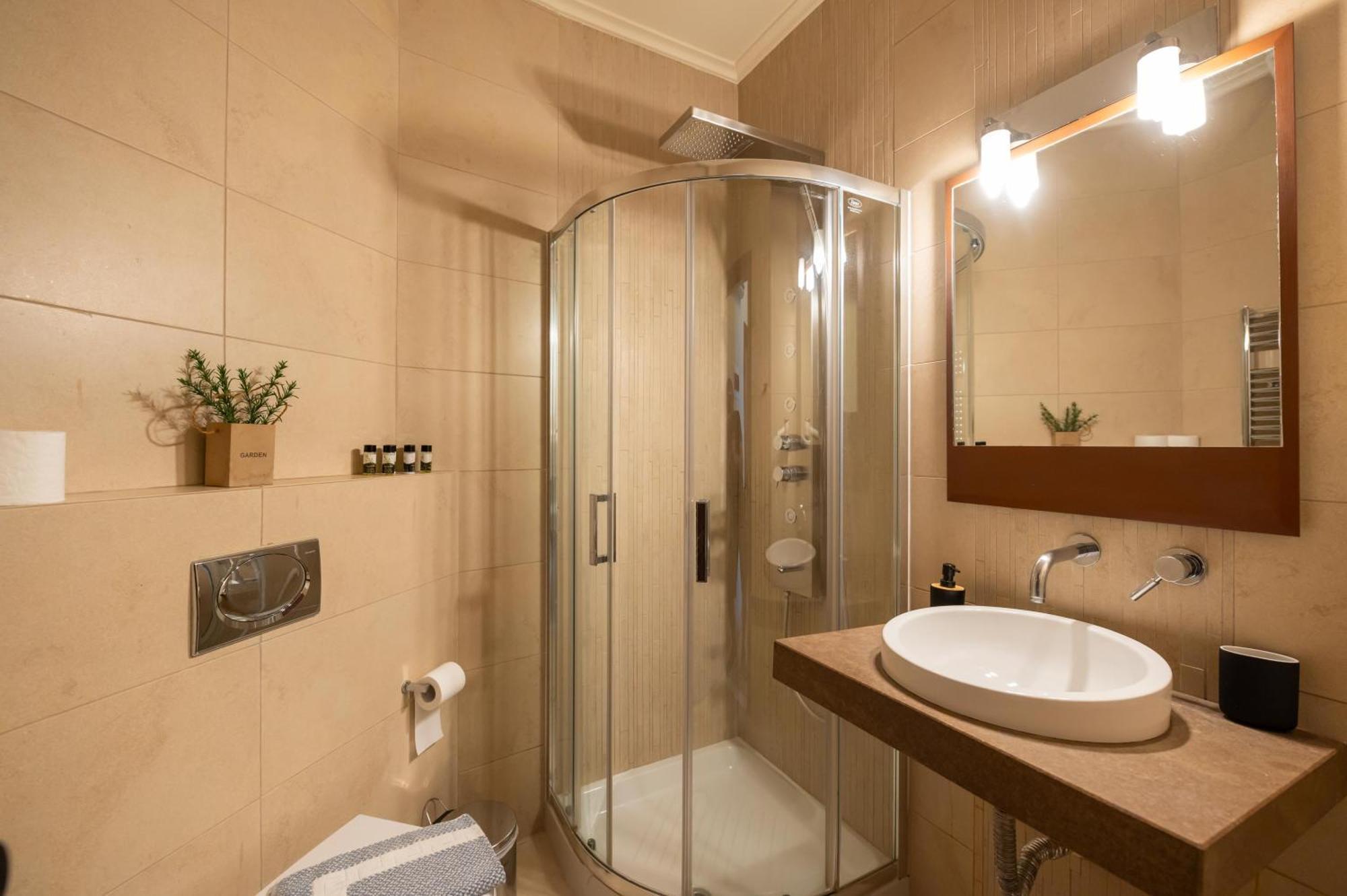 La Boheme Hotel Gíthio Kültér fotó