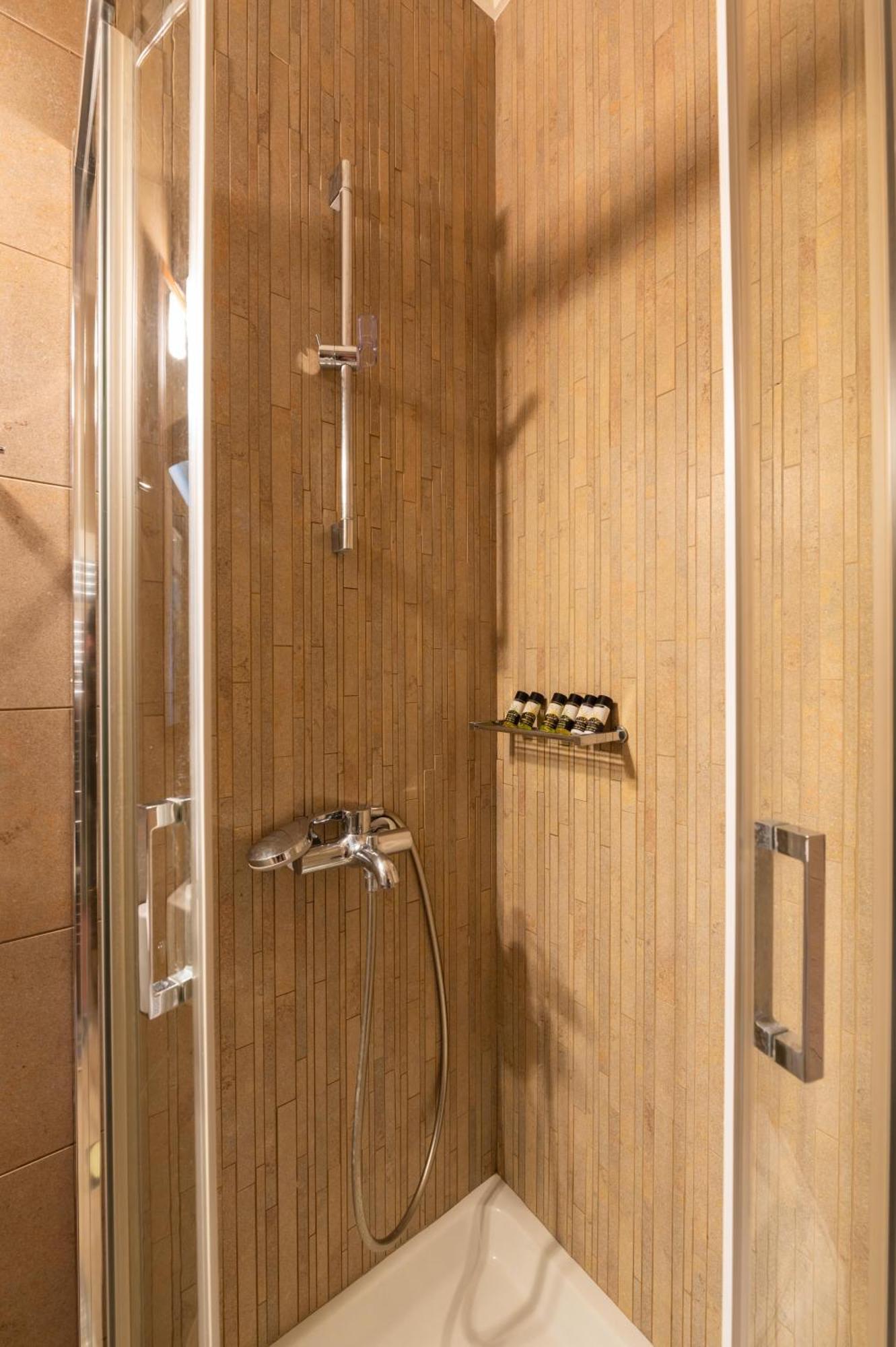 La Boheme Hotel Gíthio Kültér fotó