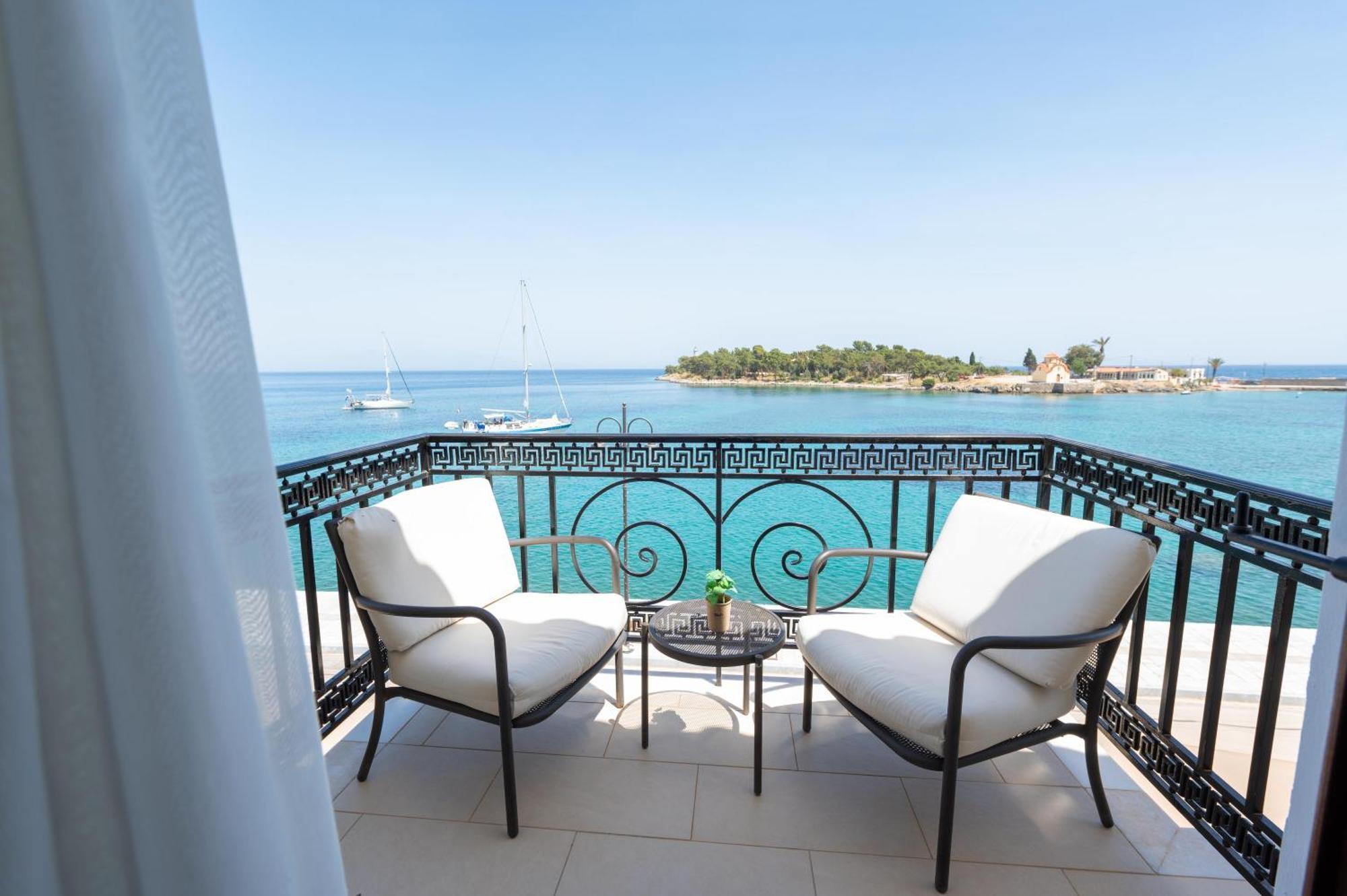La Boheme Hotel Gíthio Kültér fotó
