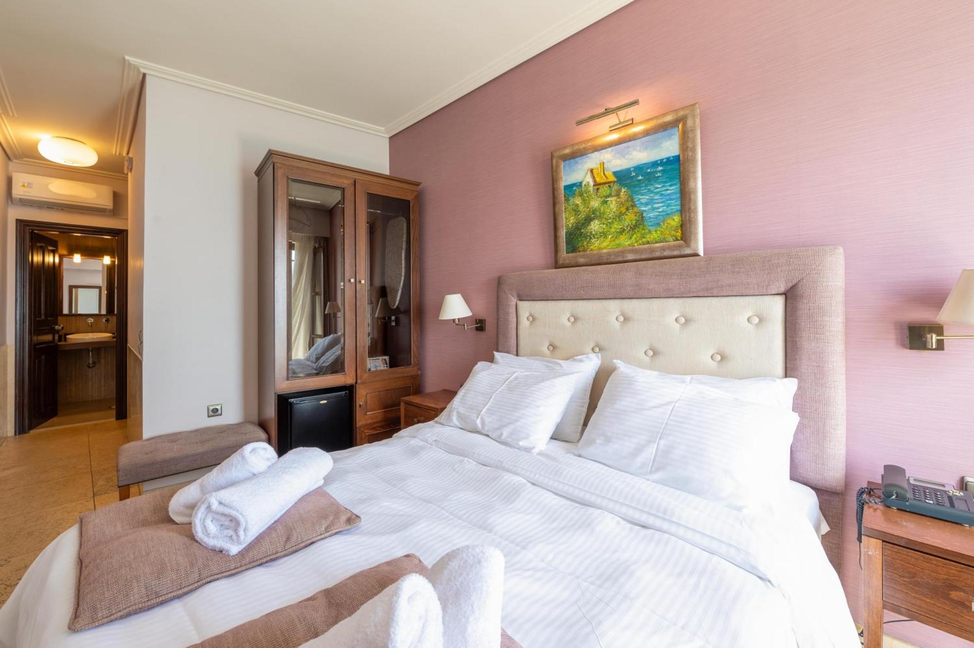 La Boheme Hotel Gíthio Kültér fotó
