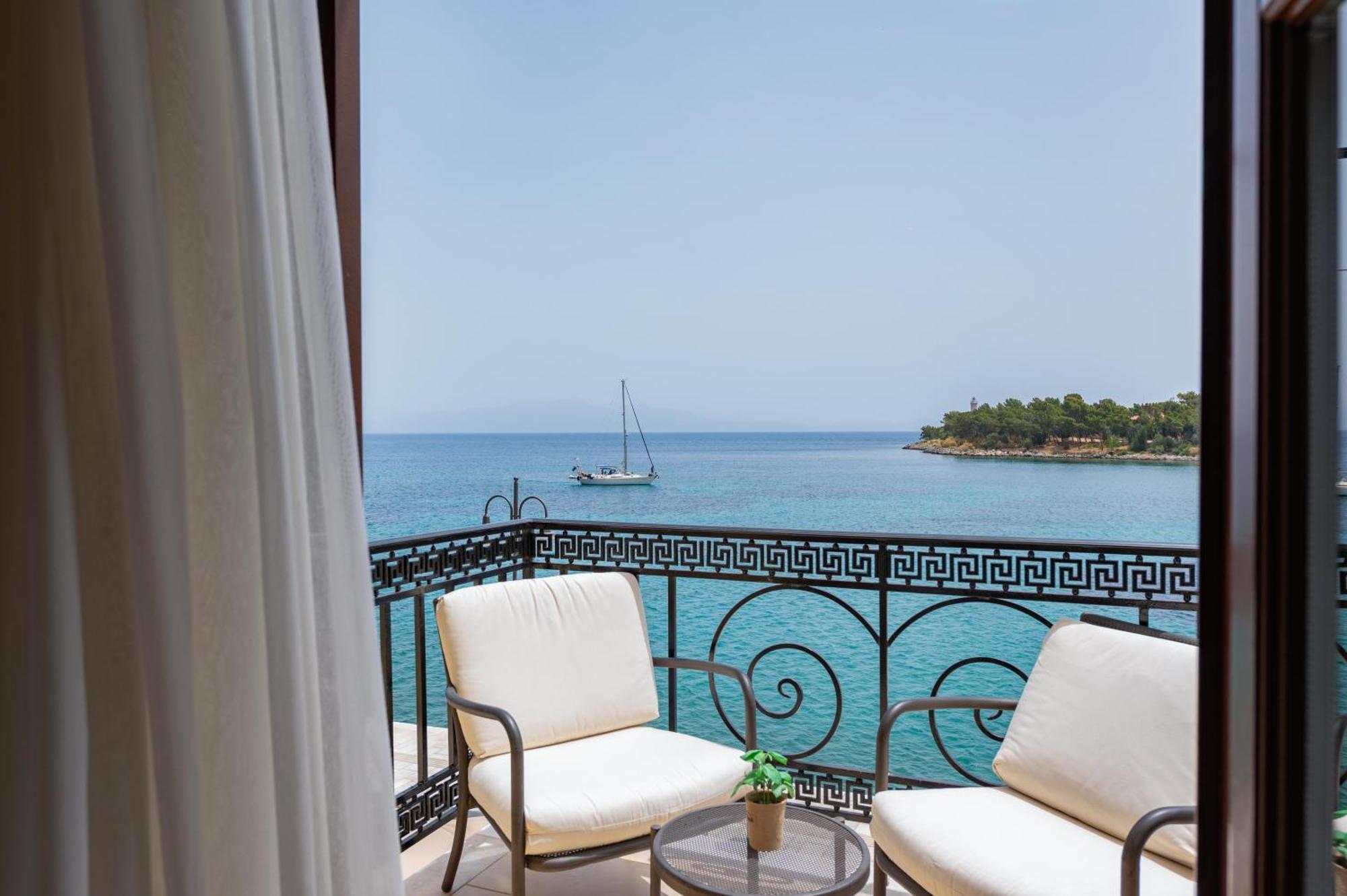 La Boheme Hotel Gíthio Kültér fotó