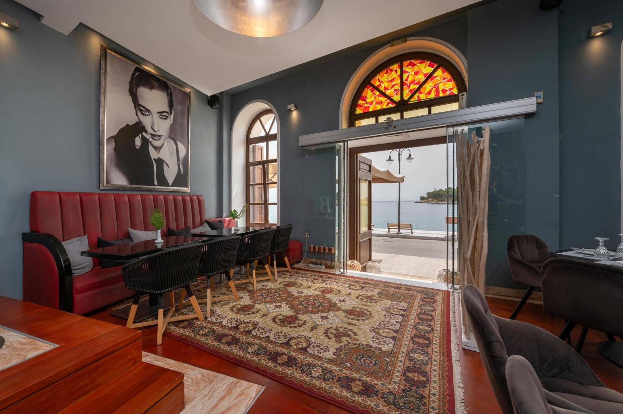 La Boheme Hotel Gíthio Kültér fotó